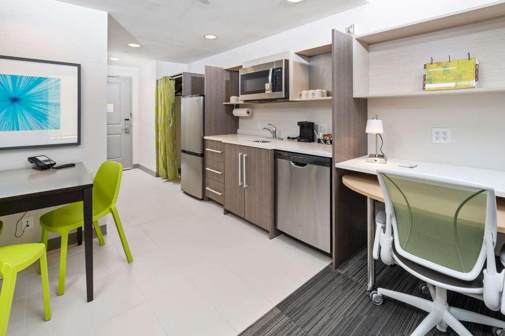 Home2 Suites By Hilton Newark Airport Room photo